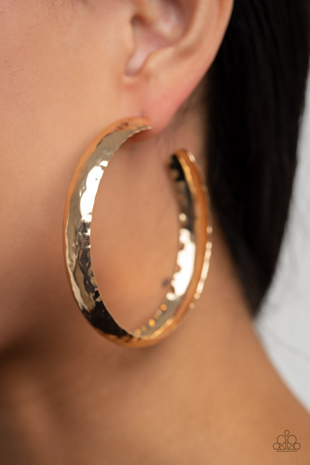 Paparazzi Accessories Check-Out-These-Curves-Gold